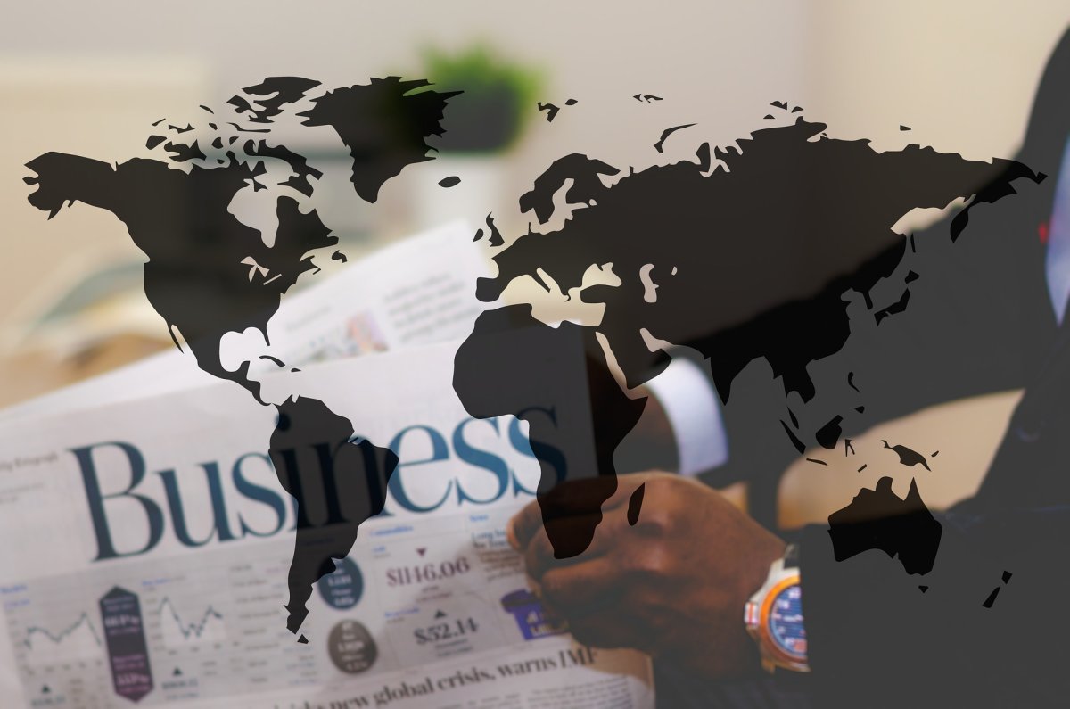Lancer une campagne de communication RP internationale dans le monde entier.