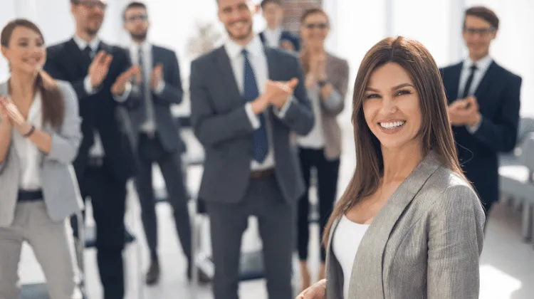 Les relations publiques nationales attirent des clients potentiels