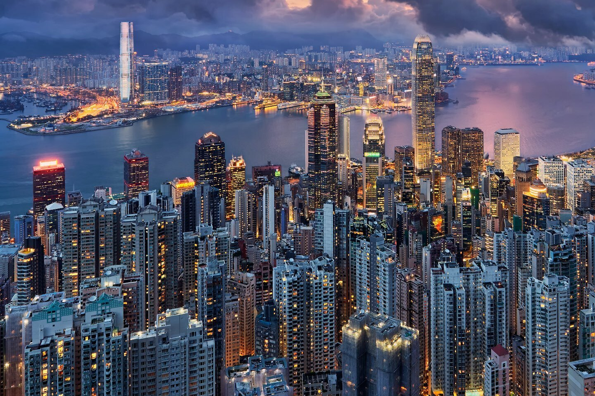 Singapur und Hongkong: Internationale Finanzzentren dank einer Politik der offenen Tür und aktiver Beteiligung am globalen Finanzmarkt